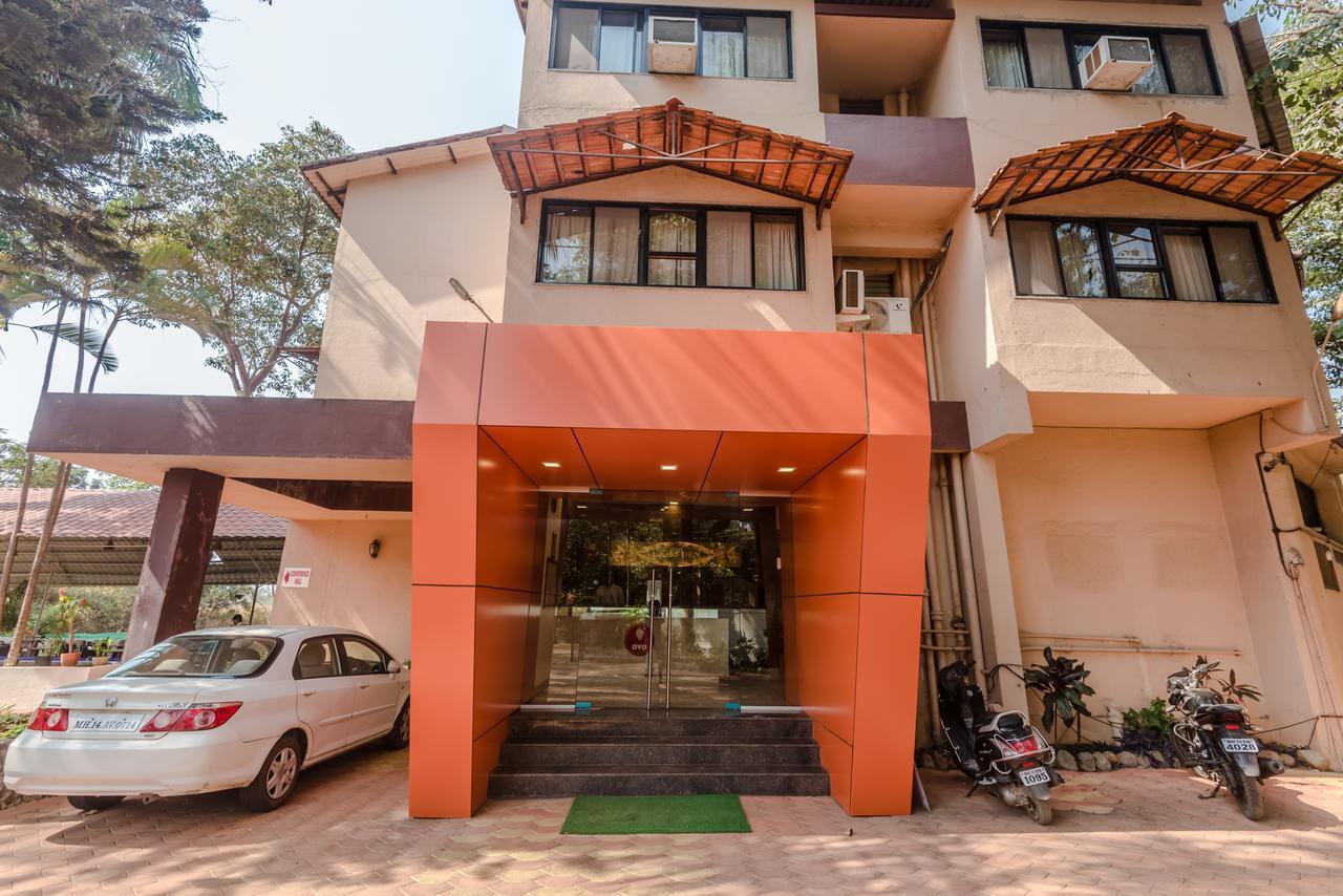 Hotel Lions Den Lonavala Ngoại thất bức ảnh