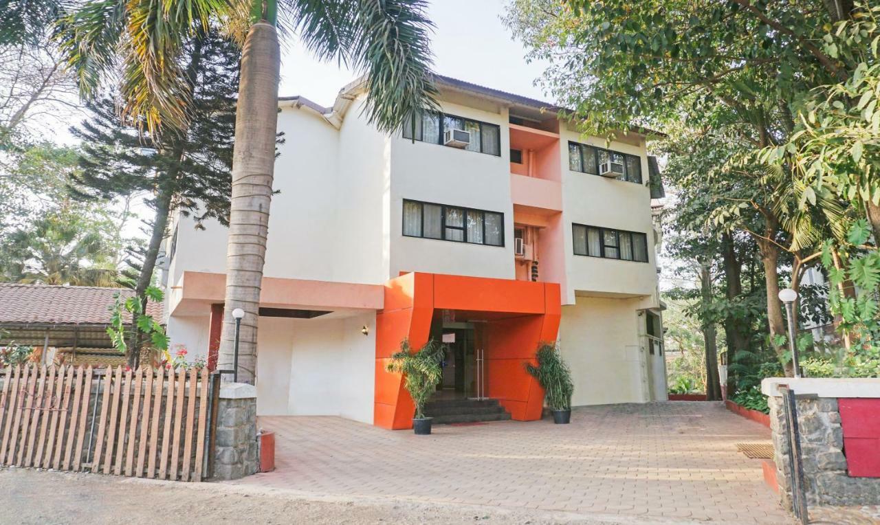 Hotel Lions Den Lonavala Ngoại thất bức ảnh