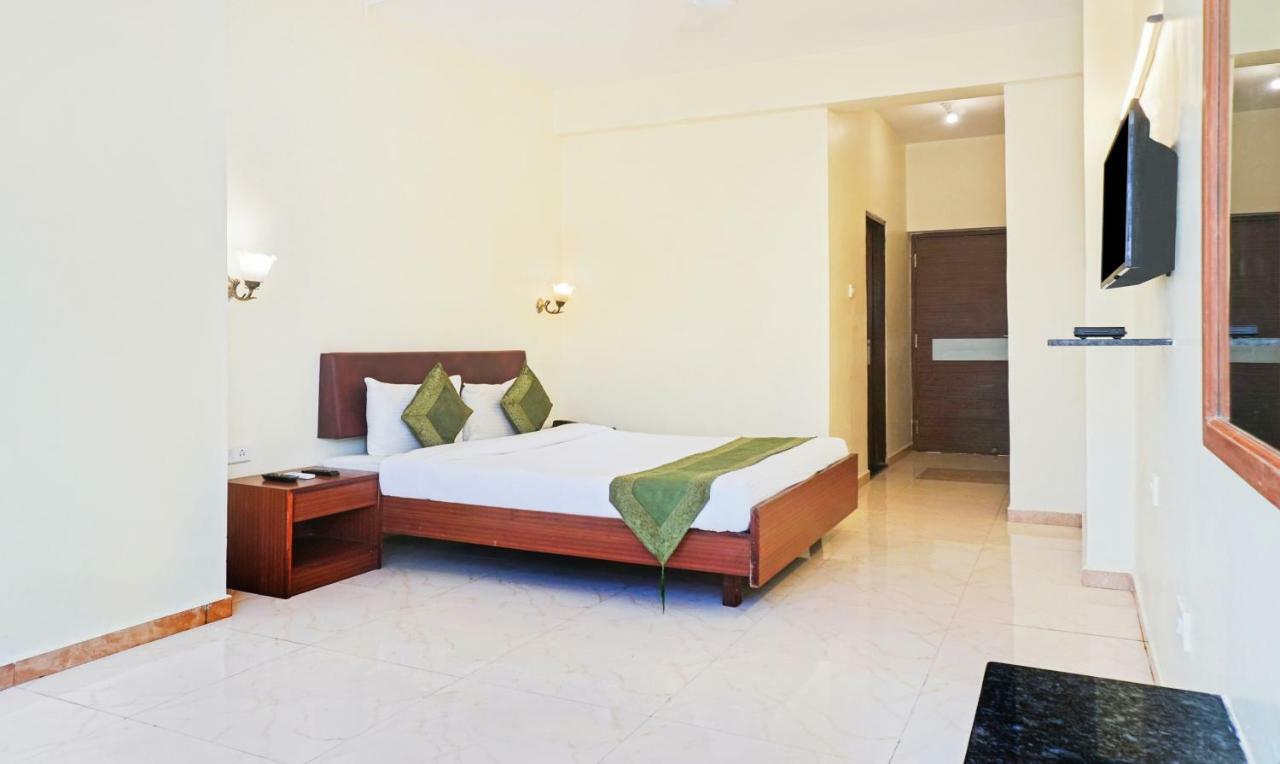 Hotel Lions Den Lonavala Ngoại thất bức ảnh